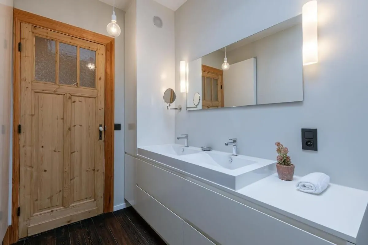 Vakantiehuis Huswell - Charming Urban Retreat, 15 Minutes From Station Villa Antwerpen