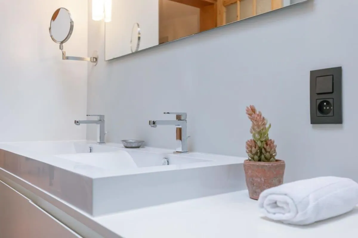 Huswell - Charming Urban Retreat, 15 Minutes From Station Villa Antwerp Holiday home